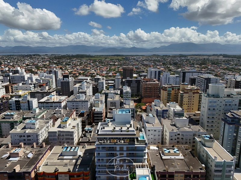 UMA QUADRA DO MAR, FRENTE LESTE: 41ª foto da galeria de imagens do imóvel