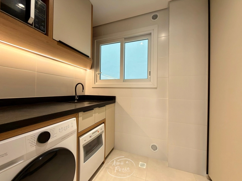 UMA QUADRA DO MAR, FRENTE LESTE: 20ª foto da galeria de imagens do imóvel