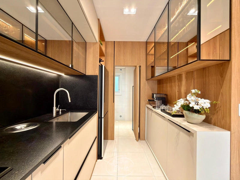 UMA QUADRA DO MAR, FRENTE LESTE: 17ª foto da galeria de imagens do imóvel