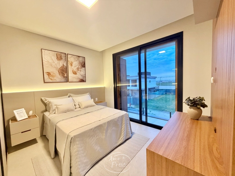 Casa Beira-Lago à Venda | 4 Suítes, 259m², Piscina e Vista Permanente: 51ª foto da galeria de imagens do imóvel