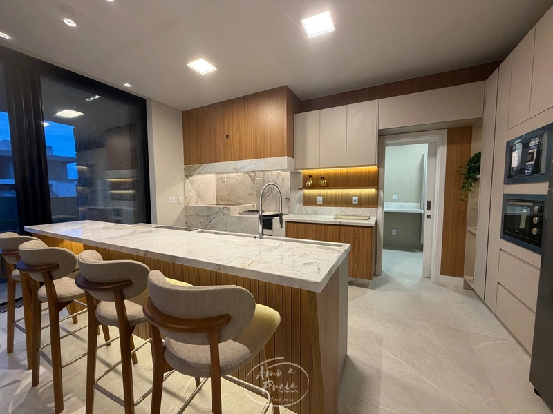 Casa Beira-Lago à Venda | 4 Suítes, 259m², Piscina e Vista Permanente: 31ª foto da galeria de imagens do imóvel