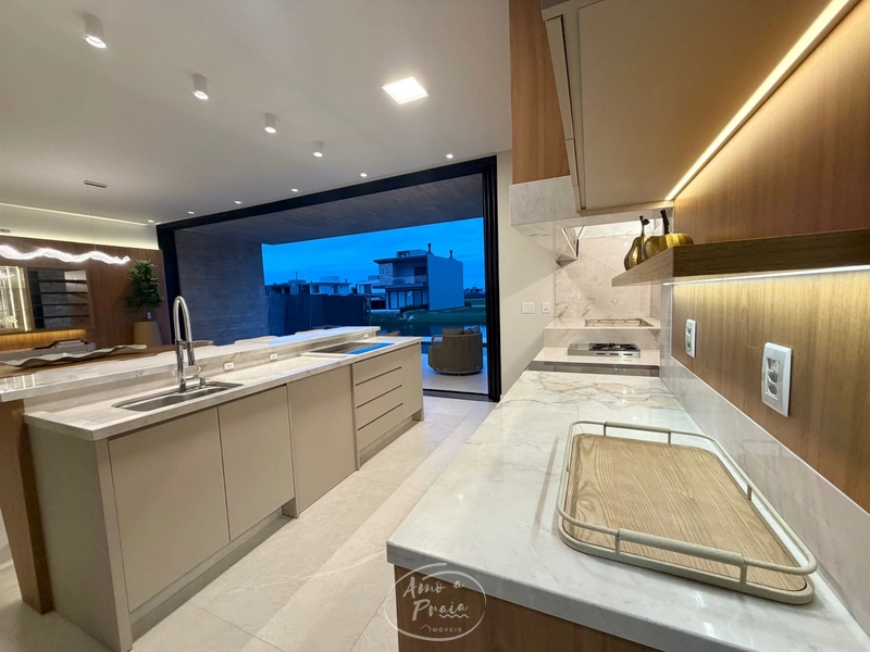 Casa Beira-Lago à Venda | 4 Suítes, 259m², Piscina e Vista Permanente: 22ª foto da galeria de imagens do imóvel