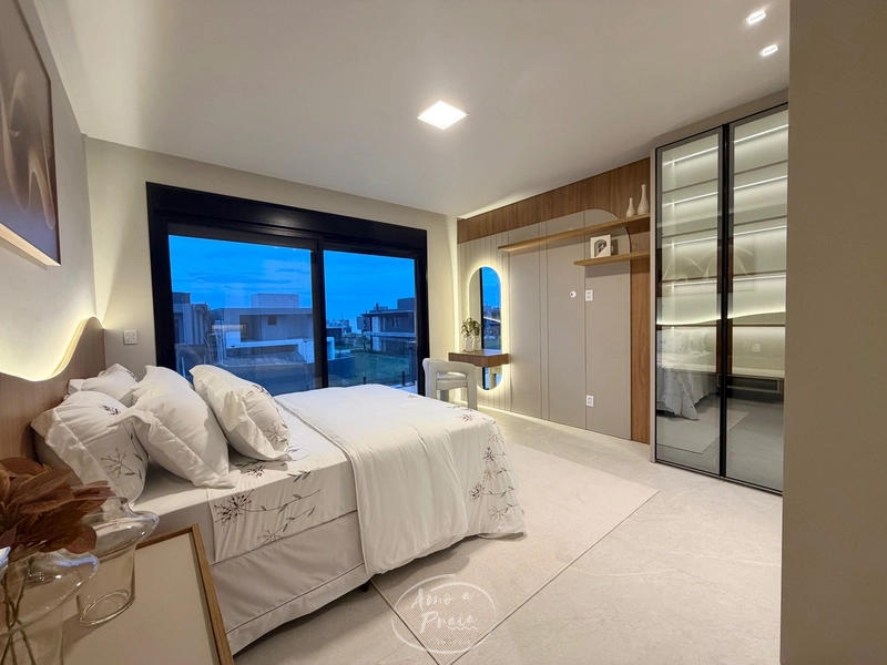 Casa Beira-Lago à Venda | 4 Suítes, 259m², Piscina e Vista Permanente: 43ª foto da galeria de imagens do imóvel