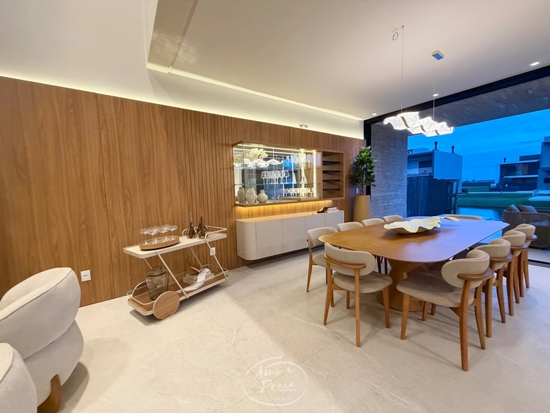 Casa Beira-Lago à Venda | 4 Suítes, 259m², Piscina e Vista Permanente: 32ª foto da galeria de imagens do imóvel