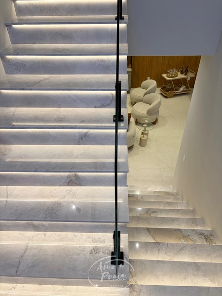 Casa Beira-Lago à Venda | 4 Suítes, 259m², Piscina e Vista Permanente: 37ª foto da galeria de imagens do imóvel