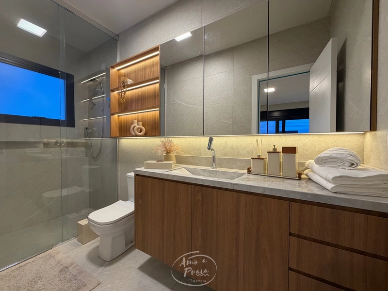 Casa Beira-Lago à Venda | 4 Suítes, 259m², Piscina e Vista Permanente: 39ª foto da galeria de imagens do imóvel