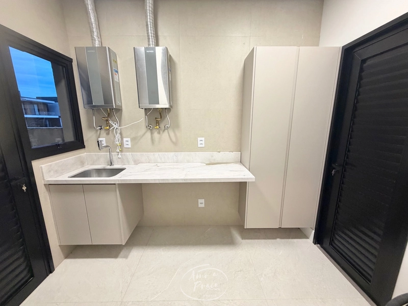 Casa Beira-Lago à Venda | 4 Suítes, 259m², Piscina e Vista Permanente: 21ª foto da galeria de imagens do imóvel