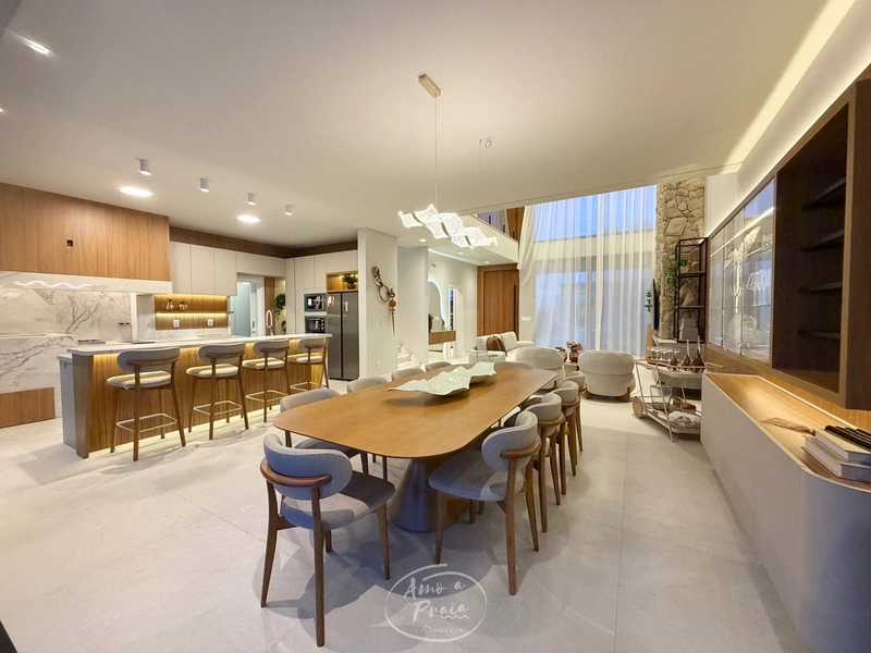 Casa Beira-Lago à Venda | 4 Suítes, 259m², Piscina e Vista Permanente: 18ª foto da galeria de imagens do imóvel