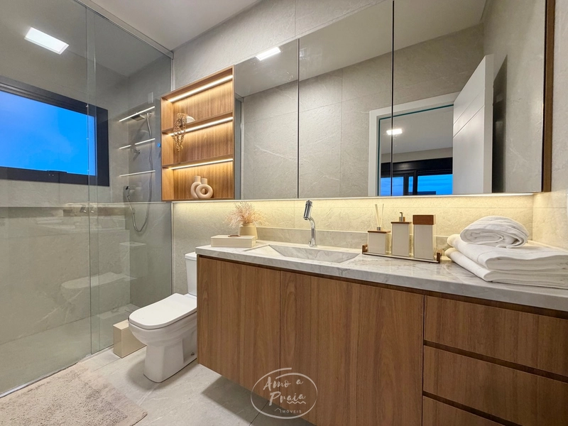 Casa Beira-Lago à Venda | 4 Suítes, 259m², Piscina e Vista Permanente: 38ª foto da galeria de imagens do imóvel