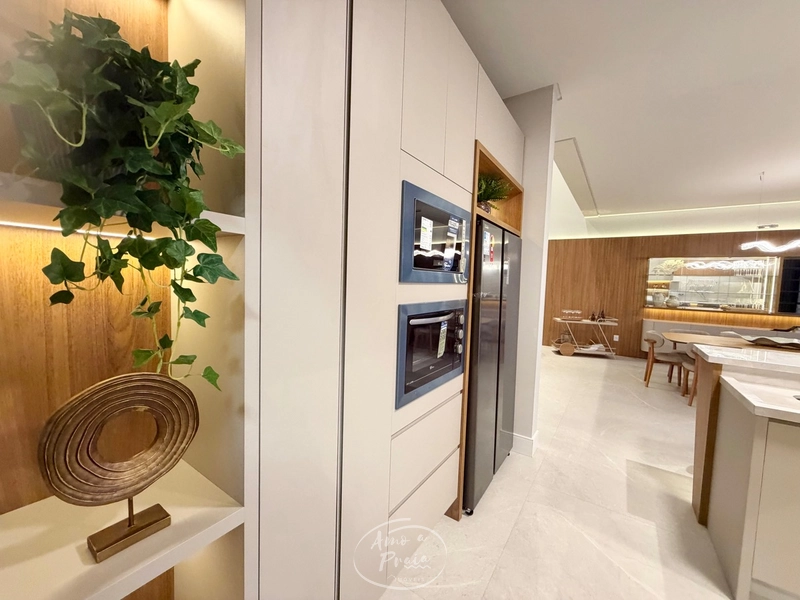 Casa Beira-Lago à Venda | 4 Suítes, 259m², Piscina e Vista Permanente: 20ª foto da galeria de imagens do imóvel