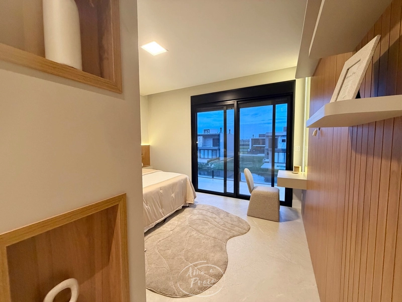 Casa Beira-Lago à Venda | 4 Suítes, 259m², Piscina e Vista Permanente: 48ª foto da galeria de imagens do imóvel