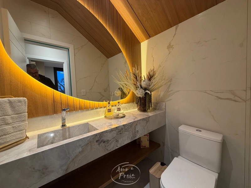 Casa Beira-Lago à Venda | 4 Suítes, 259m², Piscina e Vista Permanente: 52ª foto da galeria de imagens do imóvel
