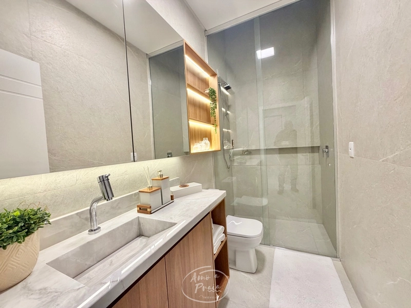 Casa Beira-Lago à Venda | 4 Suítes, 259m², Piscina e Vista Permanente: 44ª foto da galeria de imagens do imóvel