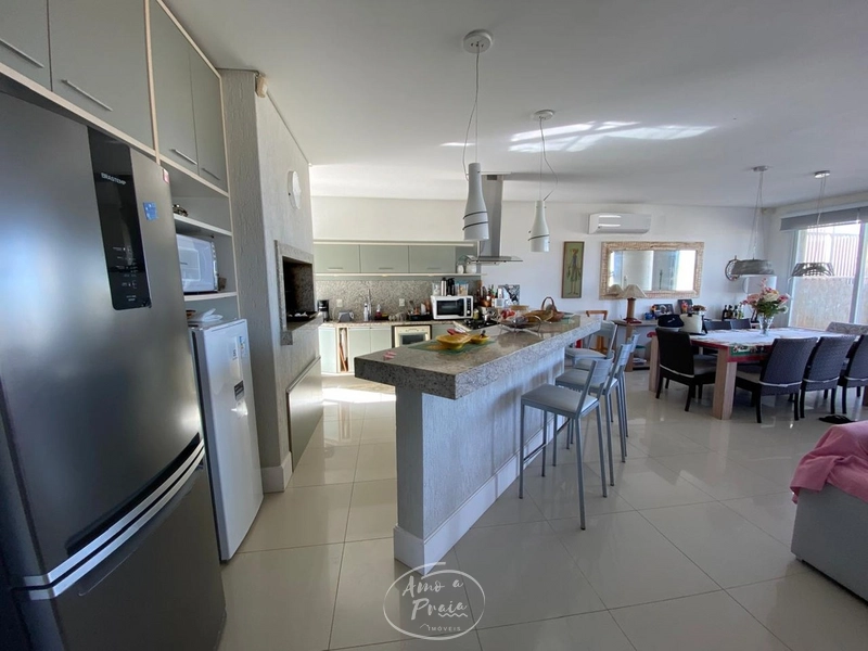 Casa à venda em Rainha do Mar com 4 suítes e piscina: 5ª foto da galeria de imagens do imóvel