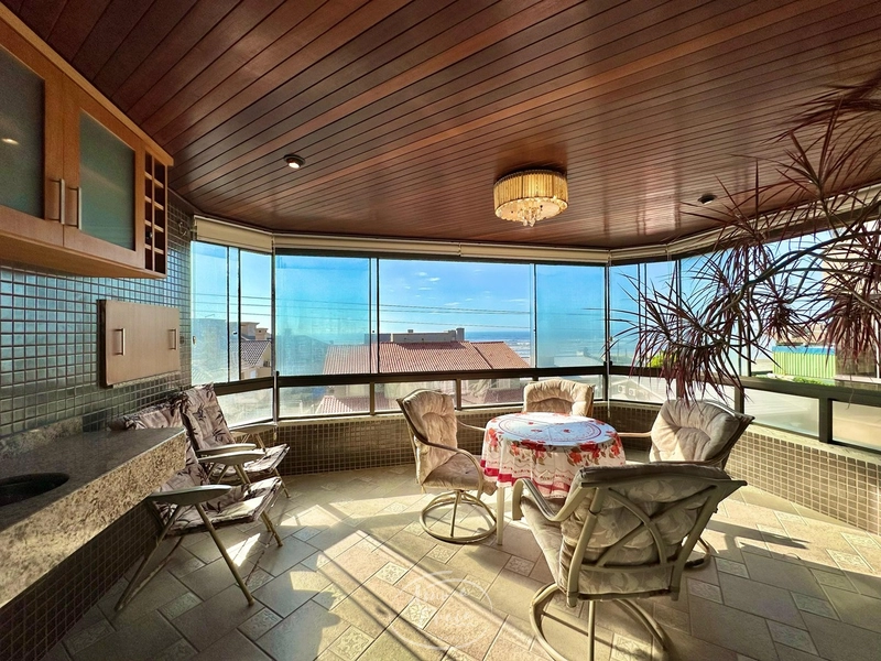 APARTAMENTO NA BEIRA MAR EM CAPÃO DA CANOA.