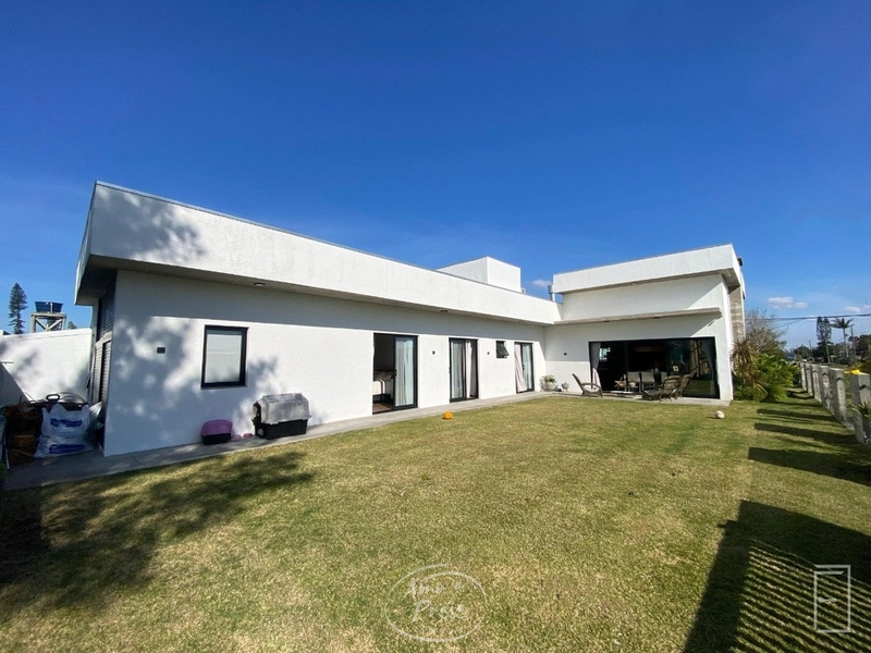 Casa à venda no Remanso com lareira e cozinha com ilha: 10ª foto da galeria de imagens do imóvel
