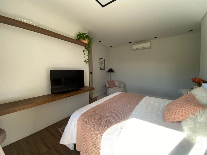 Casa à venda no Remanso com lareira e cozinha com ilha: 3ª foto da galeria de imagens do imóvel