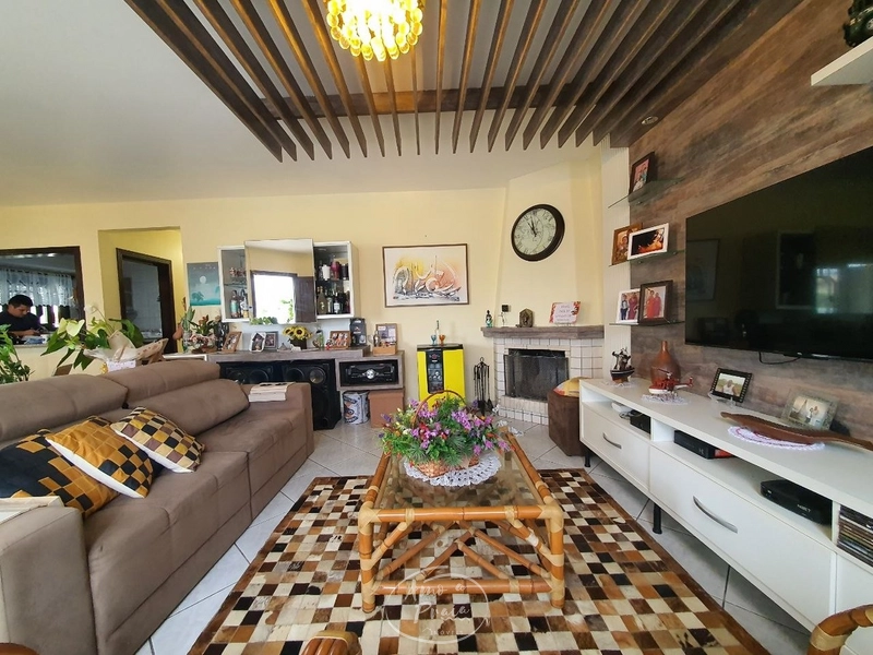 CASA À VENDA: 4ª foto da galeria de imagens do imóvel