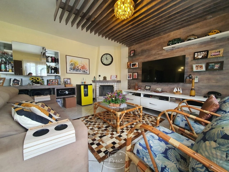 CASA À VENDA: 3ª foto da galeria de imagens do imóvel