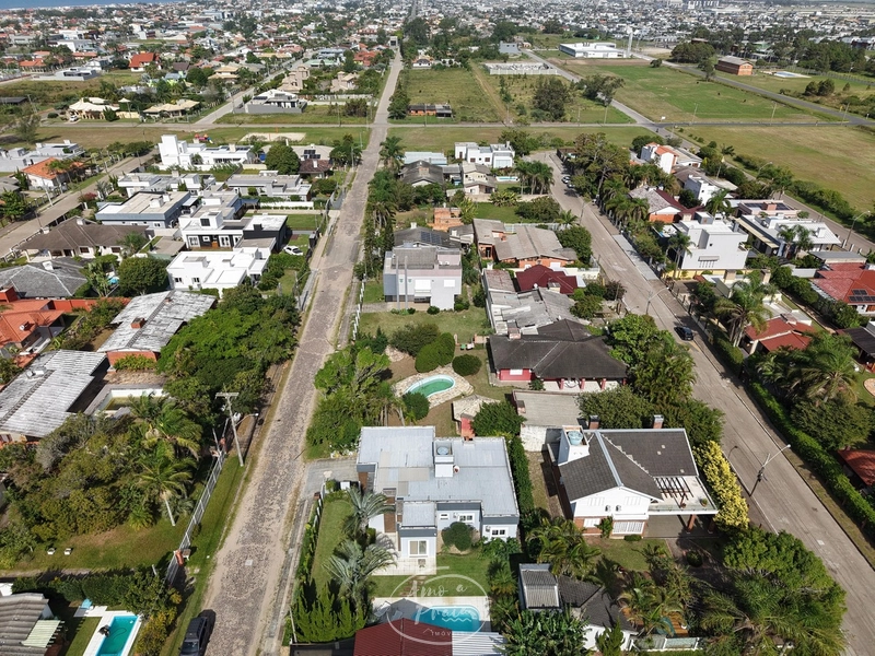 CASA TÉRREA MOBILIADA E DECORADA A VENDA EM ATLÂNTIDA: 29ª foto da galeria de imagens do imóvel