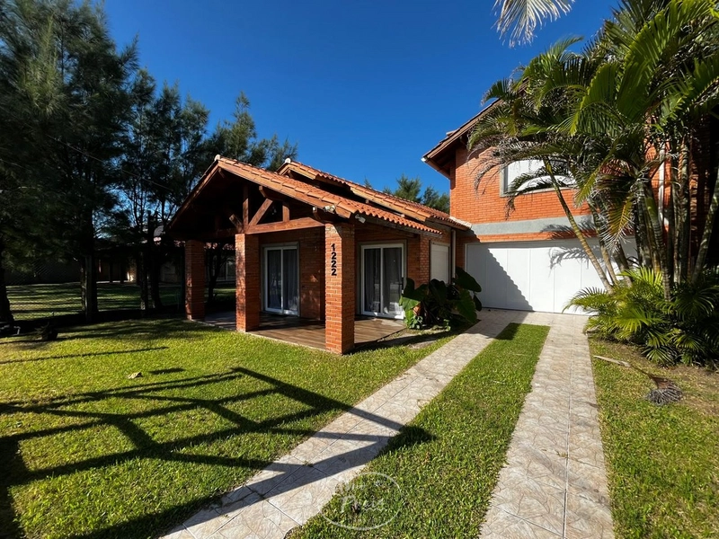 Casa com 4 dormitórios próxima ao mar: 35ª foto da galeria de imagens do imóvel