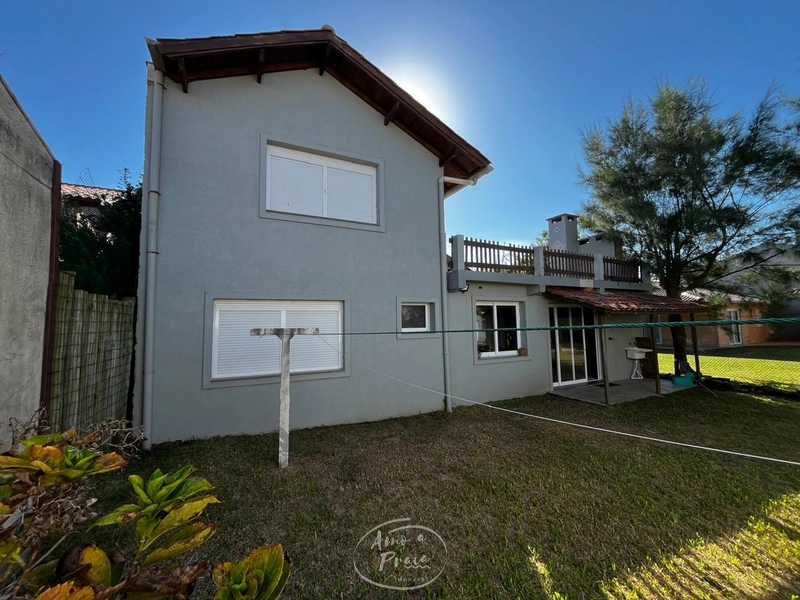 Casa com 4 dormitórios próxima ao mar: 37ª foto da galeria de imagens do imóvel