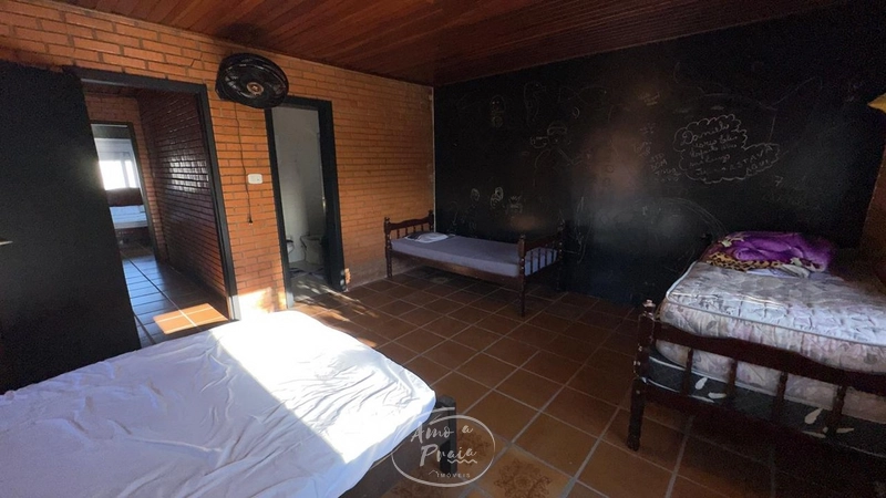Casa com 4 dormitórios próxima ao mar: 21ª foto da galeria de imagens do imóvel
