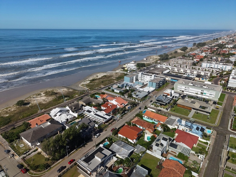 Casa mobiliada com 4 dormitórios em Atlântida: 8ª foto da galeria de imagens do imóvel
