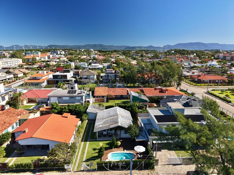Casa mobiliada com 4 dormitórios em Atlântida: 7ª foto da galeria de imagens do imóvel