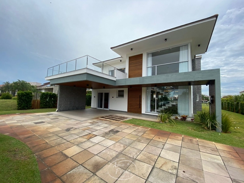 Casa de alto padrão com 5 suítes no Green Village em Xangri-Lá