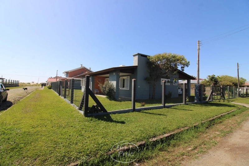 Casa no Centro de Xangri-Lá | 3 Dormitórios a 2 Quadras do Mar: 2ª foto da galeria de imagens do imóvel