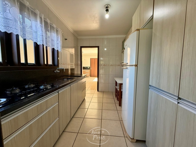 Casa mobiliada com 3 dormitórios e amplo pátio: 10ª foto da galeria de imagens do imóvel