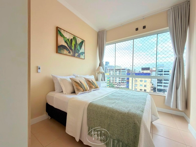 Apartamento com 3 dormitórios junto à Praça Flávio Boianovski: 1ª foto da galeria de imagens do imóvel