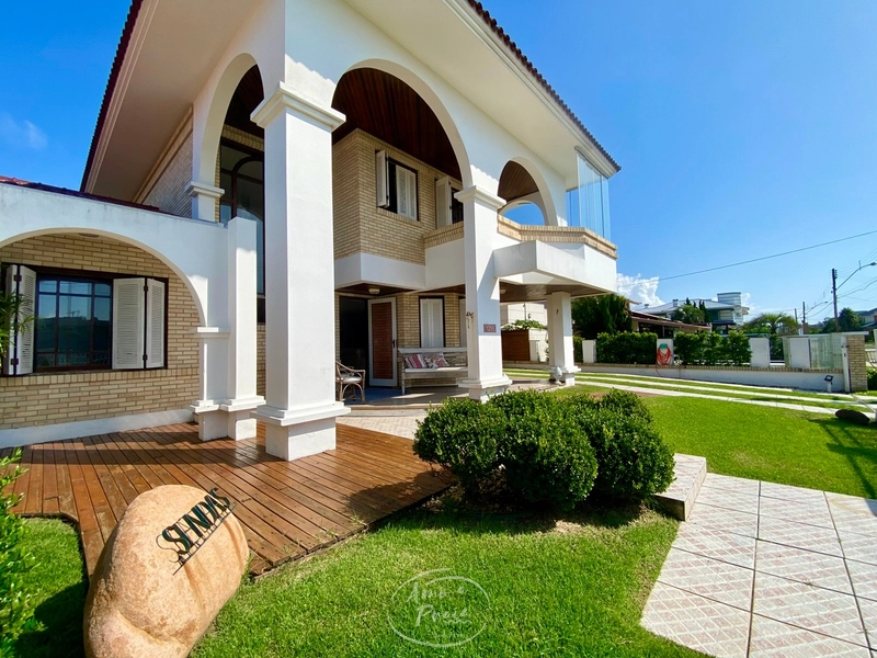 Casa com 3 suítes e piscina na região do Caburé em Atlântida: 1ª foto da galeria de imagens do imóvel