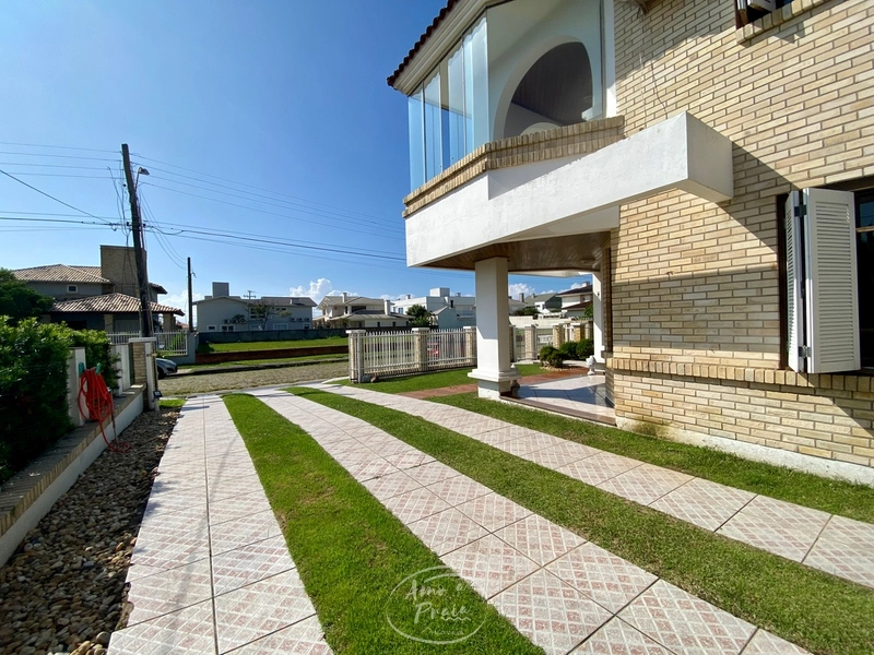 Casa com 3 suítes e piscina na região do Caburé em Atlântida: 7ª foto da galeria de imagens do imóvel