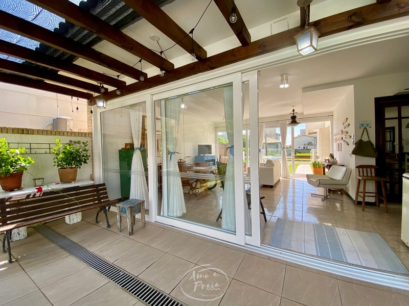 Casa com 3 suítes e piscina na região do Caburé em Atlântida: 14ª foto da galeria de imagens do imóvel