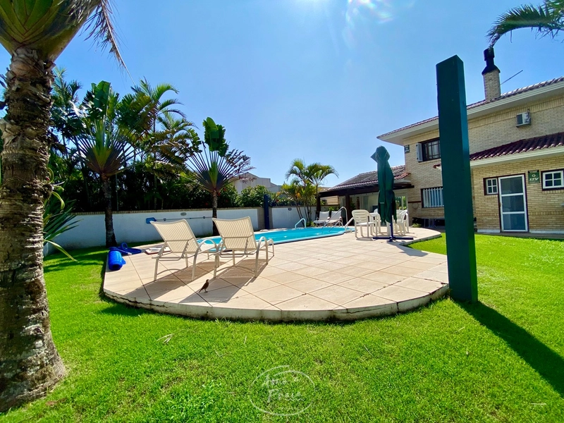 Casa com 3 suítes e piscina na região do Caburé em Atlântida: 44ª foto da galeria de imagens do imóvel