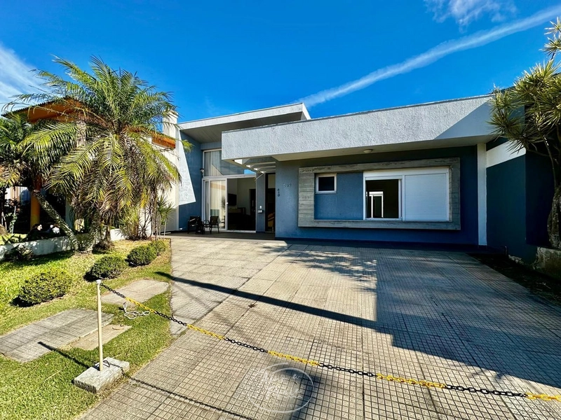 Casa com 3 suítes e living com pé-direito duplo no Condado de Capão: 22ª foto da galeria de imagens do imóvel