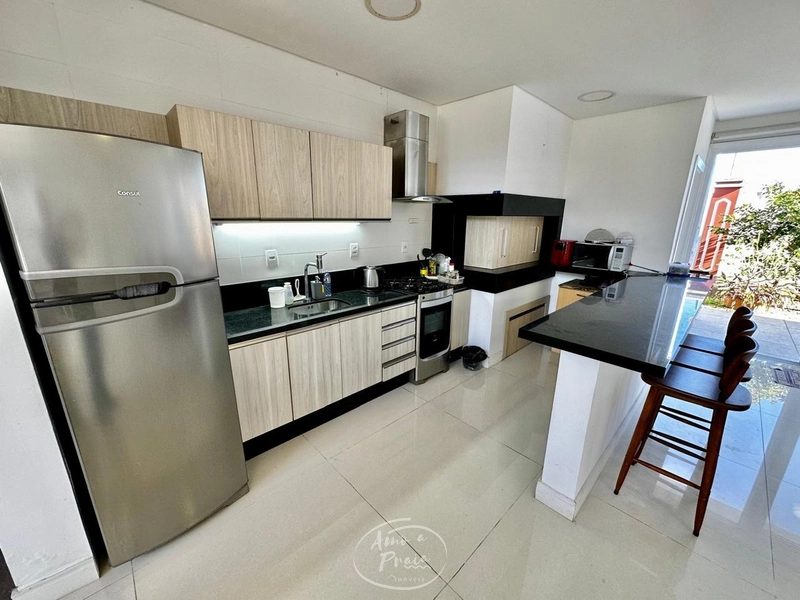 Casa com 3 suítes e living com pé-direito duplo no Condado de Capão: 4ª foto da galeria de imagens do imóvel