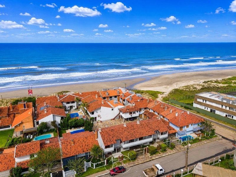 Duplex beira-mar à venda no Centro de Xangri-Lá: 2ª foto da galeria de imagens do imóvel