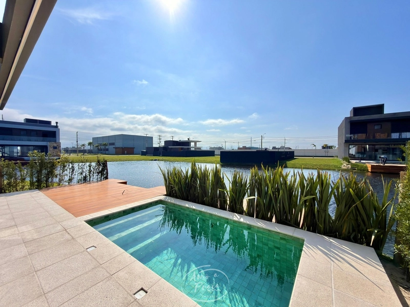 Casa beira-lago à venda no Zen com 4 suítes: 10ª foto da galeria de imagens do imóvel