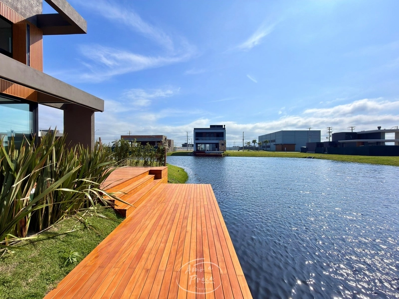 Casa beira-lago à venda no Zen com 4 suítes: 3ª foto da galeria de imagens do imóvel