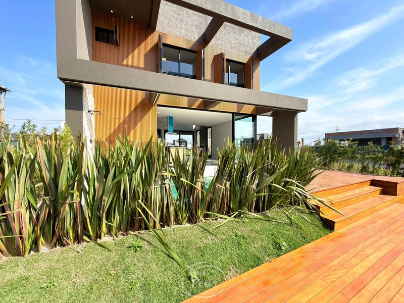 Casa beira-lago à venda no Zen com 4 suítes: 4ª foto da galeria de imagens do imóvel