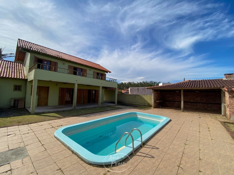 Casa com Vista para o Mar e Piscina à Venda em Atlântida: 1ª foto da galeria de imagens do imóvel