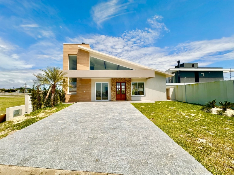 Sobrado no Xangri-Lá Boulevard com 3 suítes e 166 m²