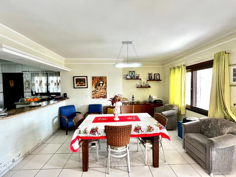 Casa com 3 Dormitórios e Amplo Pátio no Centro de Xangri-Lá: 6ª foto da galeria de imagens do imóvel