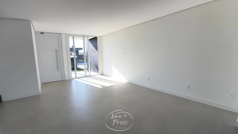 Casa à Venda em Xangri-Lá | 155m², 3 Dormitórios, Suíte e Pátio: 3ª foto da galeria de imagens do imóvel