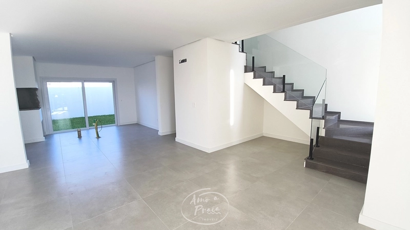 Casa à Venda em Xangri-Lá | 155m², 3 Dormitórios, Suíte e Pátio: 2ª foto da galeria de imagens do imóvel