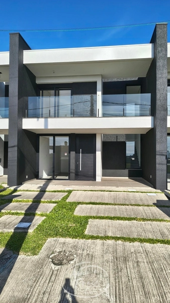 Casa à Venda em Xangri-Lá | 155m², 3 Dormitórios, Suíte e Pátio: 1ª foto da galeria de imagens do imóvel