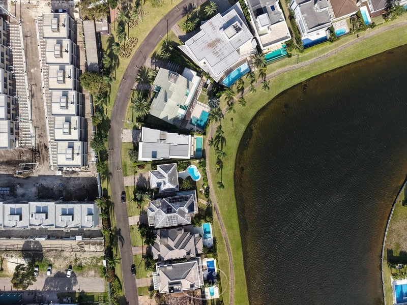 Casa Beira-Lago com 4 Suítes no Condomínio Bosques de Atlântida: 5ª foto da galeria de imagens do imóvel